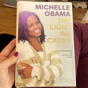 The Light We Carry - Michelle Obama